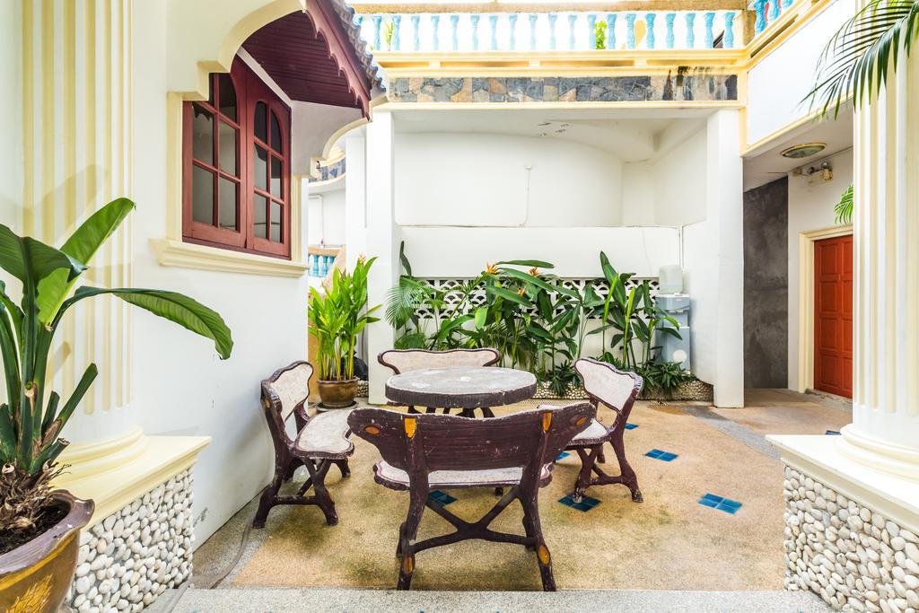 Eriksson Pensión Patong Exterior foto